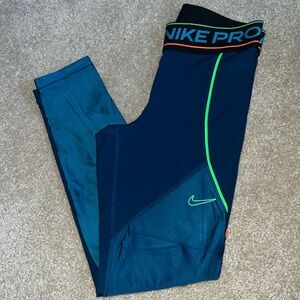 Nike Pro Neon Leggings -7/8